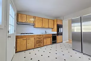 19 University Dr, Ronkonkoma, NY 11779 - Photo 4