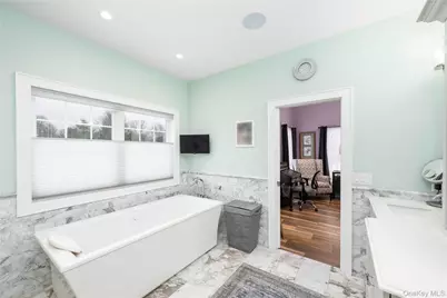 1016 Forest Glen, New Windsor, NY 12553 - Photo 18