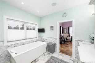 1016 Forest Glen, New Windsor, NY 12553 - Photo 18