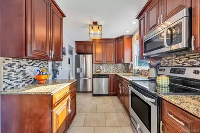 24 New Lane, Selden, NY 11784 - Photo 4