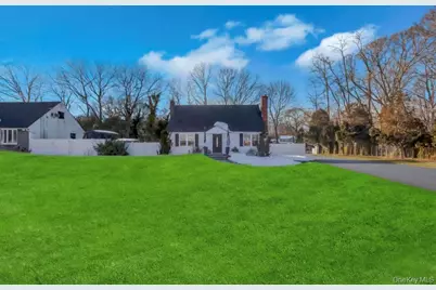 24 New Lane, Selden, NY 11784 - Photo 2