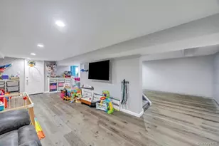 24 New Ln, Selden, NY 11784 - Photo 16