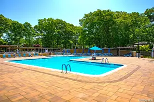 418 Weymouth Ct, Ridge, NY 11961 - Photo 16