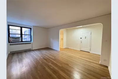 6735 Yellowstone Boulevard #3R, Forest Hills, NY 11375 - Photo 2