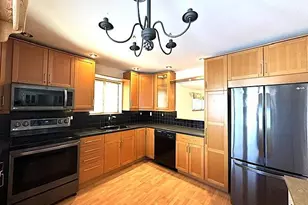 211 Falcon Ct, Poughkeepsie, NY 12603 - Photo 2