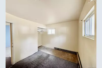 108 Suffolk Avenue, Brentwood, NY 11717 - Photo 14