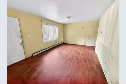 108 Suffolk Avenue, Brentwood, NY 11717 - Photo 4