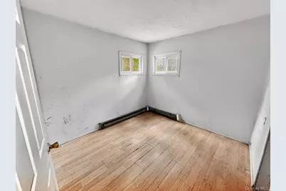 108 Suffolk Avenue, Brentwood, NY 11717 - Photo 10