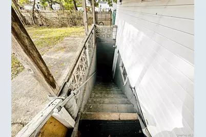 108 Suffolk Avenue, Brentwood, NY 11717 - Photo 20