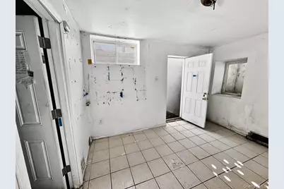 108 Suffolk Avenue, Brentwood, NY 11717 - Photo 16