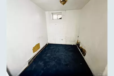 108 Suffolk Avenue, Brentwood, NY 11717 - Photo 18