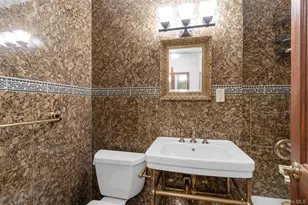 579 W 215th St, New York, NY 10034 - Photo 12