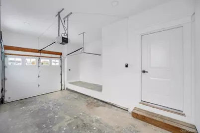 351 Concord Avenue, East Meadow, NY 11554 - Photo 28