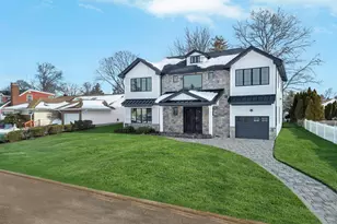 351 Concord Ave, East Meadow, NY 11554 - Photo 24