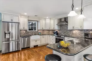 18 Robert Dr, Huntington, NY 11743 - Photo 8