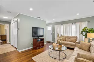 18 Robert Dr, Huntington, NY 11743 - Photo 4