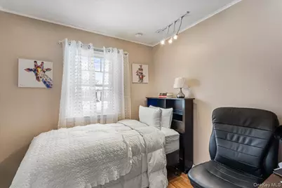 18 Robert Drive, Huntington, NY 11743 - Photo 20