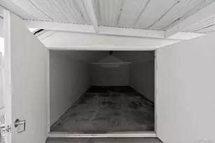 104-24 208th St, Queens Village, NY 11429 - Photo 30