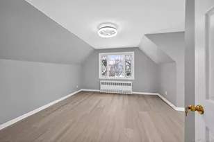 104-24 208th St, Queens Village, NY 11429 - Photo 16