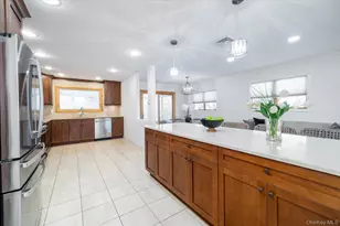 2970 Bond Dr, Merrick, NY 11566 - Photo 8