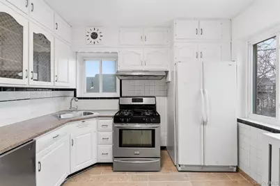 2322 Pearsall Avenue, Bronx, NY 10469 - Photo 16