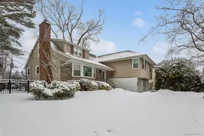 688 Hempstead Avenue, Rockville Centre, NY 11570 - Photo 2