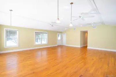 1545 E Gillette Drive, East Marion, NY 11939 - Photo 4