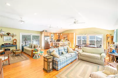 1545 E Gillette Drive, East Marion, NY 11939 - Photo 12