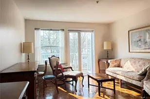 306 Sutton Dr, Mount Kisco, NY 10549 - Photo 14