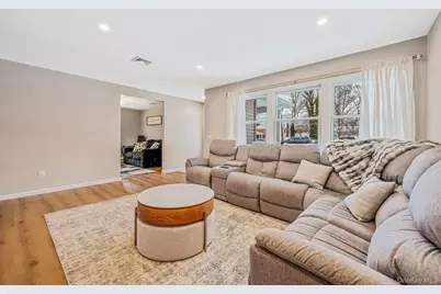 33 Loughlin Drive, Shirley, NY 11967 - Photo 10