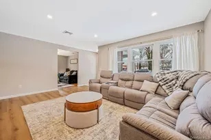 33 Loughlin Dr, Shirley, NY 11967 - Photo 10