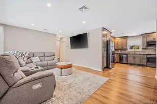 33 Loughlin Dr, Shirley, NY 11967 - Photo 8