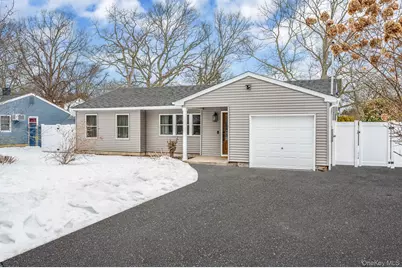 33 Loughlin Drive, Shirley, NY 11967 - Photo 2