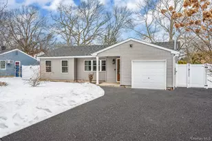 33 Loughlin Dr, Shirley, NY 11967 - Photo 2