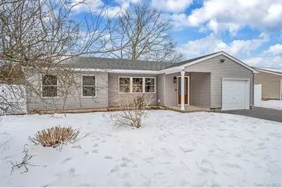 33 Loughlin Drive, Shirley, NY 11967 - Photo 6