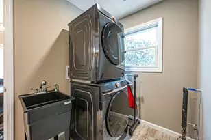 33 Loughlin Dr, Shirley, NY 11967 - Photo 26