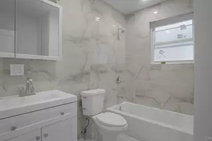 679 E 221st St, Bronx, NY 10467 - Photo 18