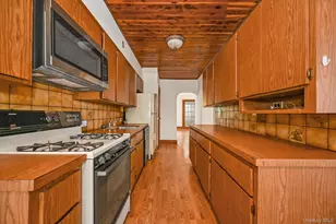 54-28 65th Pl, Maspeth, NY 11378 - Photo 8