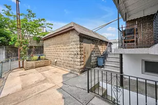 54-28 65th Pl, Maspeth, NY 11378 - Photo 26