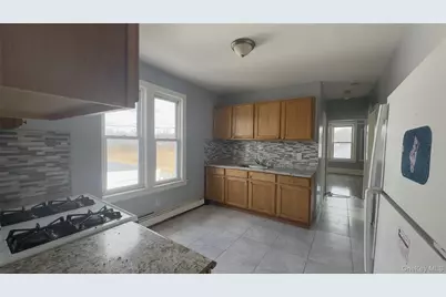 211 Winnikee Avenue #2, Poughkeepsie, NY 12601 - Photo 2