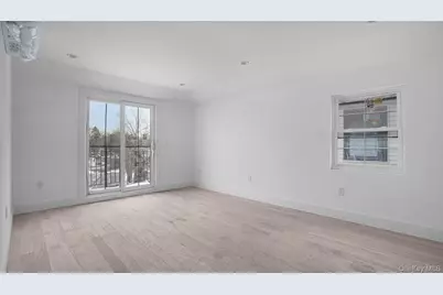 340 E 234th Street, Bronx, NY 10470 - Photo 18