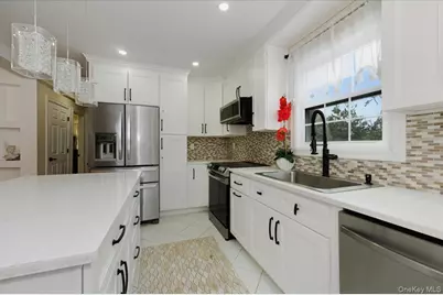 66 Elm Street, Valley Stream, NY 11580 - Photo 6