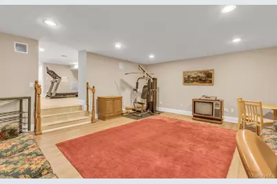 265 Northwoods Road, Manhasset, NY 11030 - Photo 32