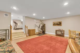 265 Northwoods Rd, Manhasset, NY 11030 - Photo 32