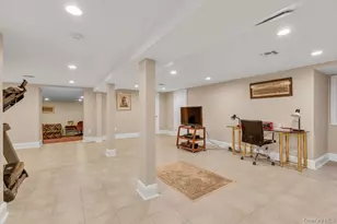 265 Northwoods Rd, Manhasset, NY 11030 - Photo 30