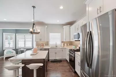 65 Doane Avenue, Bellport, NY 11713 - Photo 10