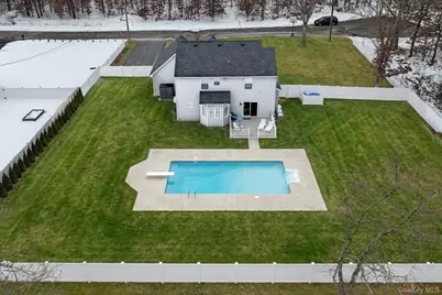 65 Doane Avenue, Bellport, NY 11713 - Photo 32