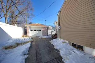 984 Shelburne Dr, Franklin Square, NY 11010 - Photo 28