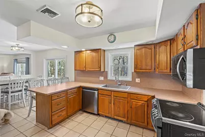 123 9th Avenue, Holtsville, NY 11742 - Photo 22