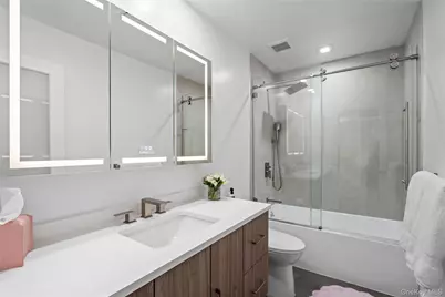 16 Pony Circle, Roslyn Heights, NY 11577 - Photo 14